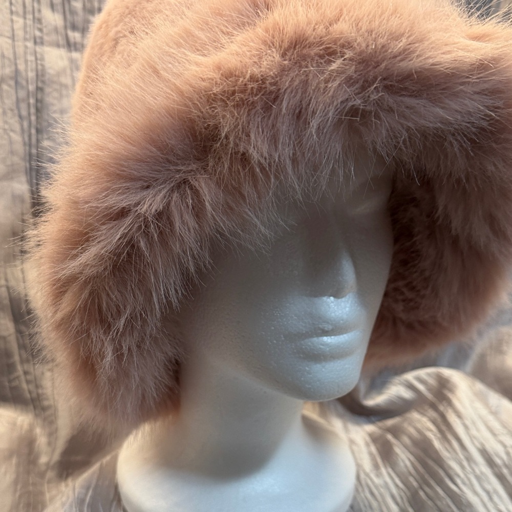 Chic Faux Fur Bucket Hat in Blush Pink